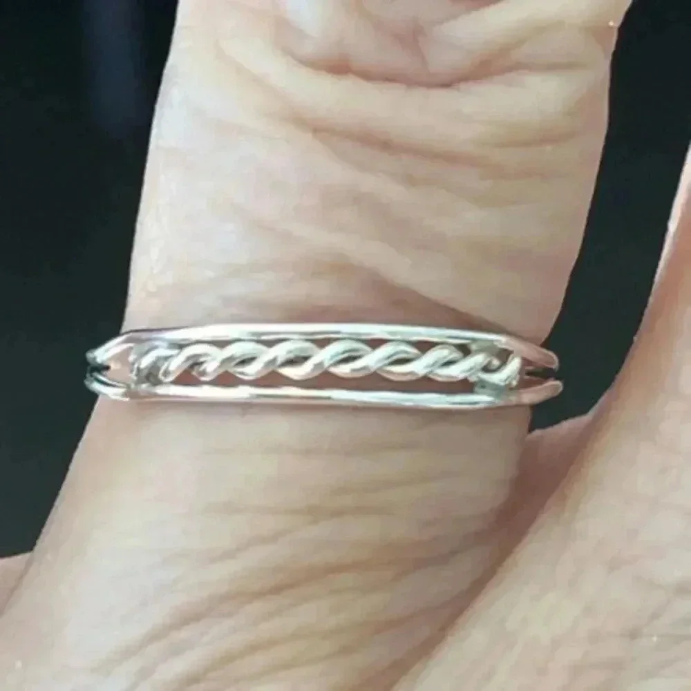 925 Sterling Silver Front 3D Twist Ring NWT